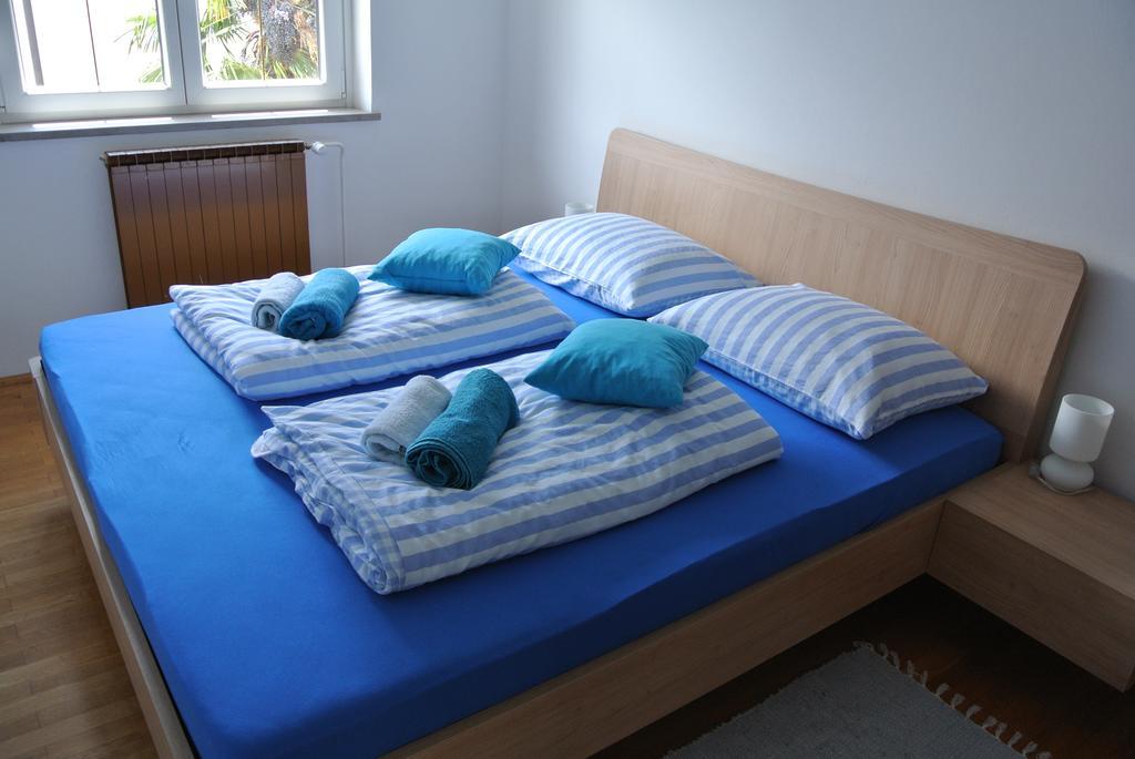 Apartmaji Nika Izola Bagian luar foto