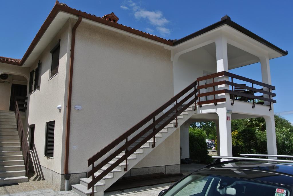 Apartmaji Nika Izola Bagian luar foto
