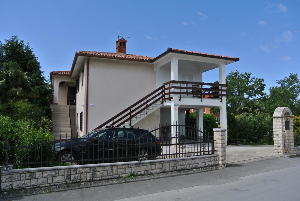 Apartmaji Nika Izola Bagian luar foto